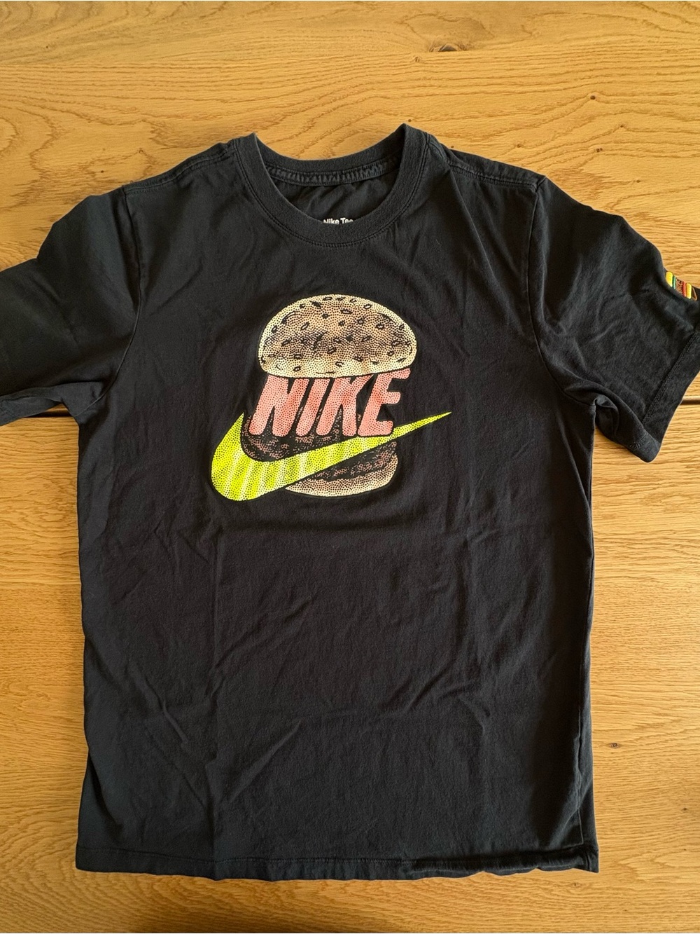 Nike Graphic Hamburger T-Shirt Black Medium Swoosh Fast Food Tee Pit 18.5 L26